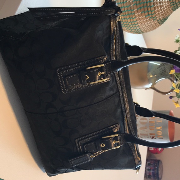 Handbag 👜 - Picture 3 of 5